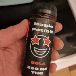 Recensione cliente Sciroppo di THC - Pozione magica con foto - Spliff