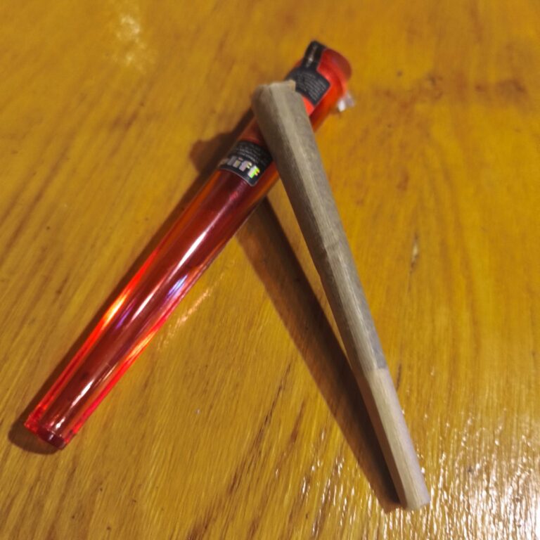 Recensione cliente Spinelli THCX pre-rollati - Royal Hash con foto - Spliff