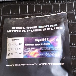Recensione cliente Moon Rock CBN con foto - Spliff