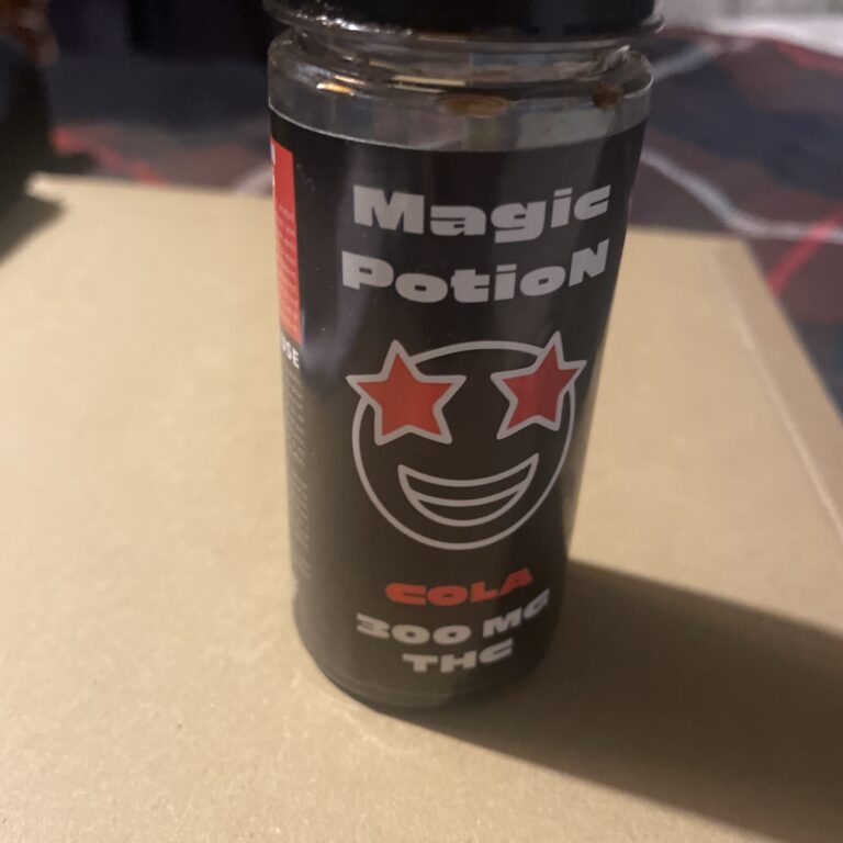 Click to view full screen Recensione cliente Sciroppo di THC - Magic Potion - 300 mg con foto - Spliff